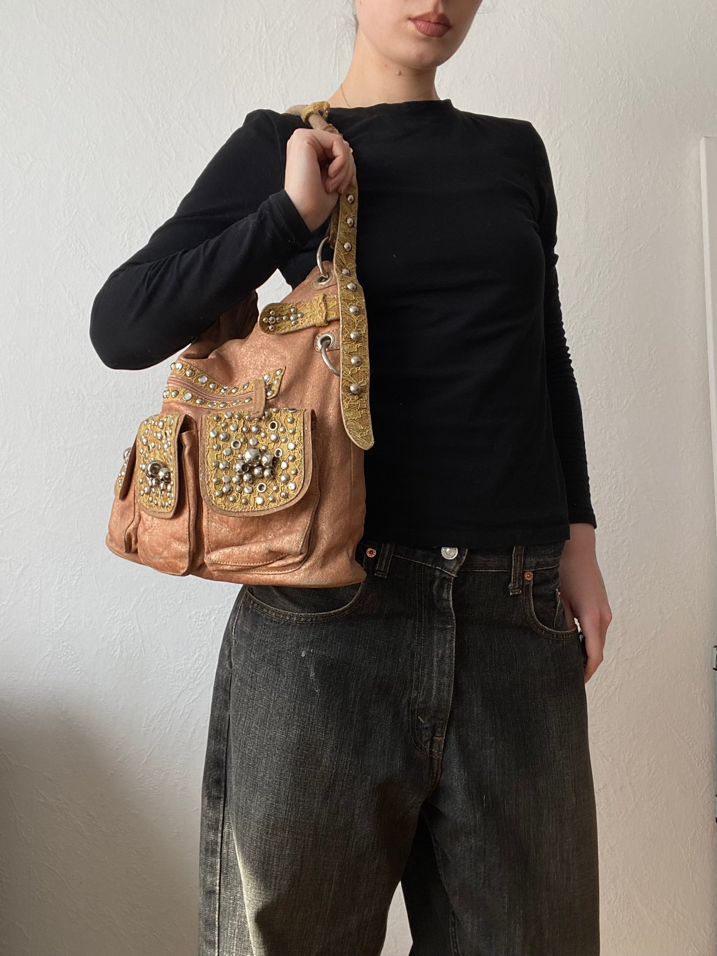 Vintage studded hobo shoulderbag spacey okay condition y2k drama queen
