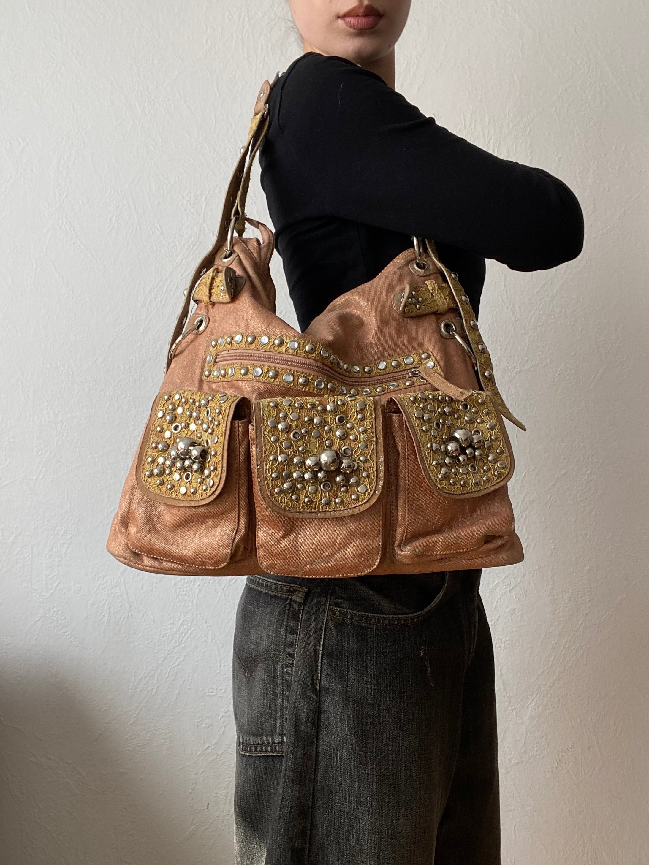 Vintage studded hobo shoulderbag spacey okay condition y2k drama queen
