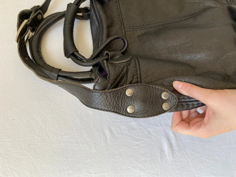 Vintage Genuine Leather Crossbody Shoulder Bag – Archive Avantgarde Japan Stockholm Style  Description: