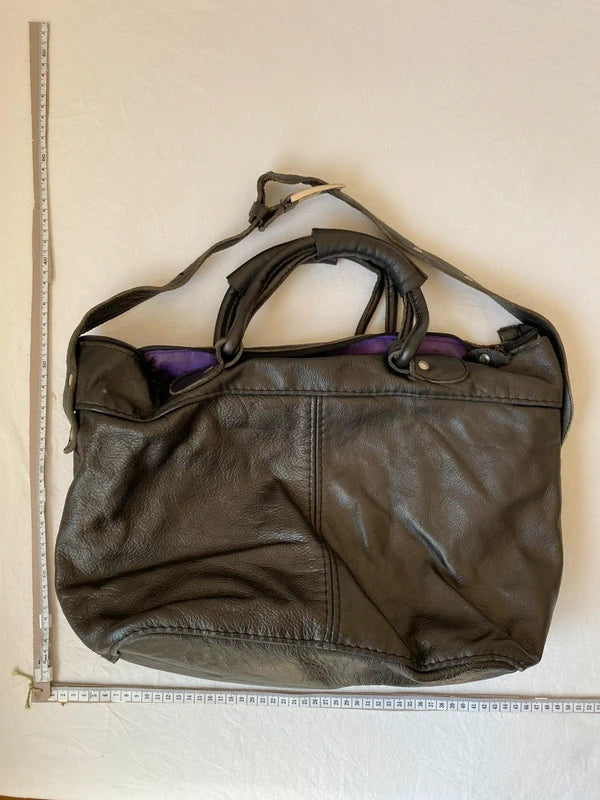 Vintage Genuine Leather Crossbody Shoulder Bag – Archive Avantgarde Japan Stockholm Style  Description: