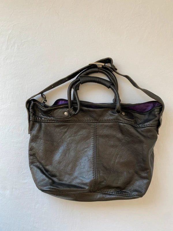 Vintage Genuine Leather Crossbody Shoulder Bag – Archive Avantgarde Japan Stockholm Style  Description:
