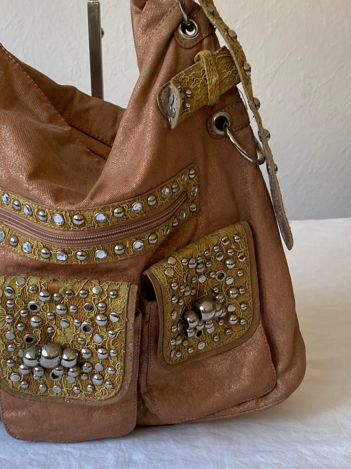 Vintage studded hobo shoulderbag spacey okay condition y2k drama queen