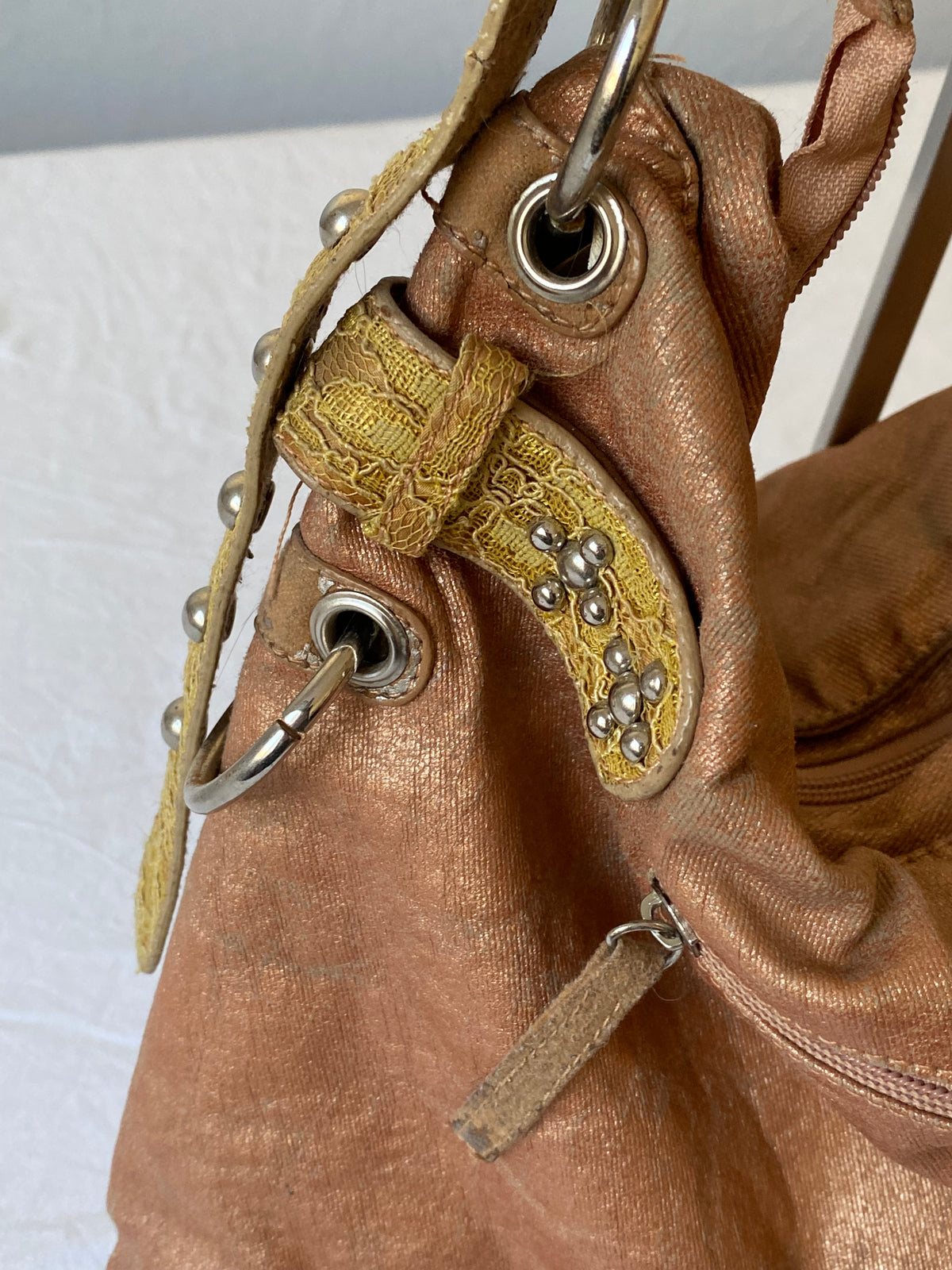 Vintage studded hobo shoulderbag spacey okay condition y2k drama queen