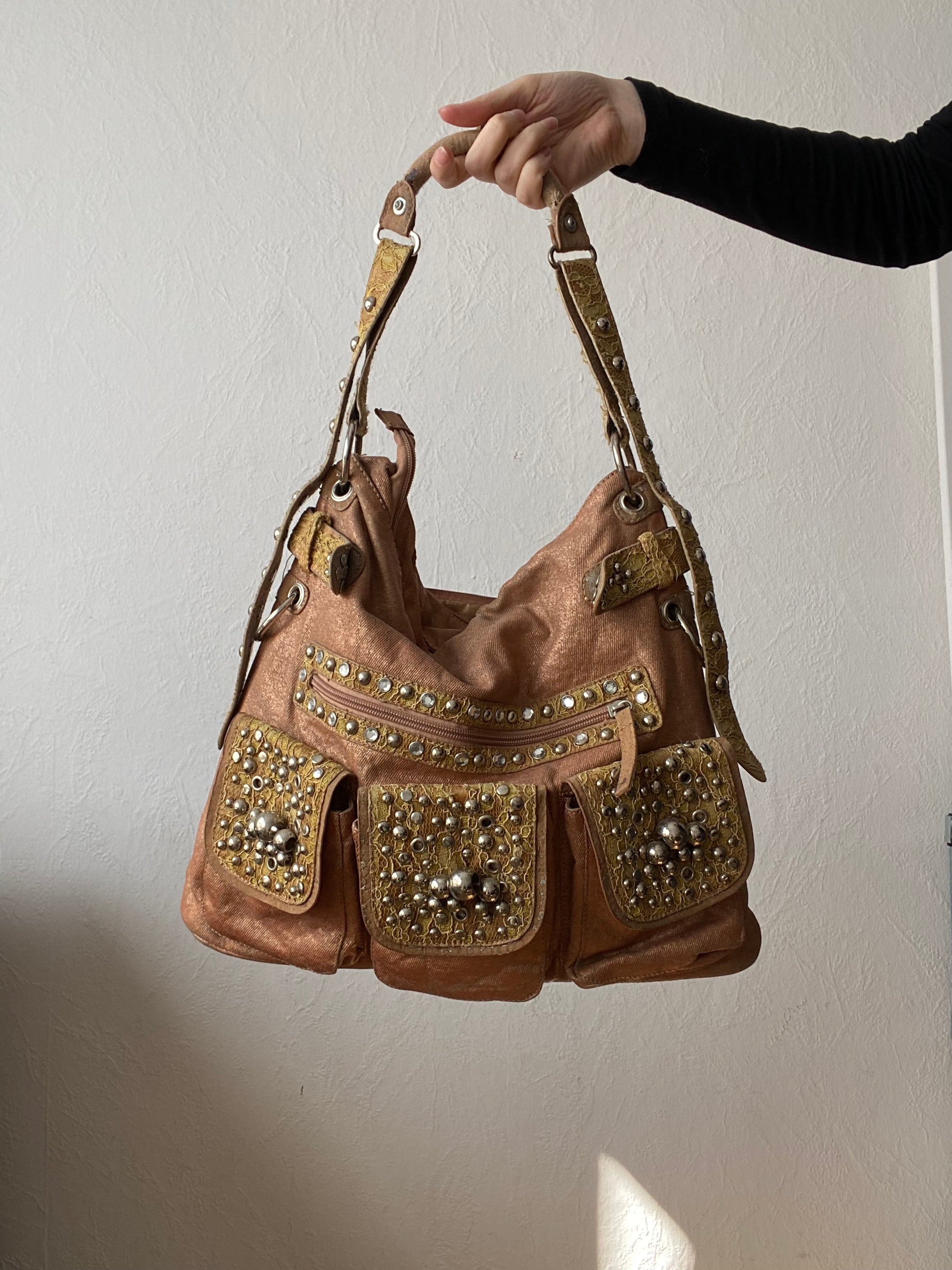 Vintage studded hobo shoulderbag spacey okay condition y2k drama queen